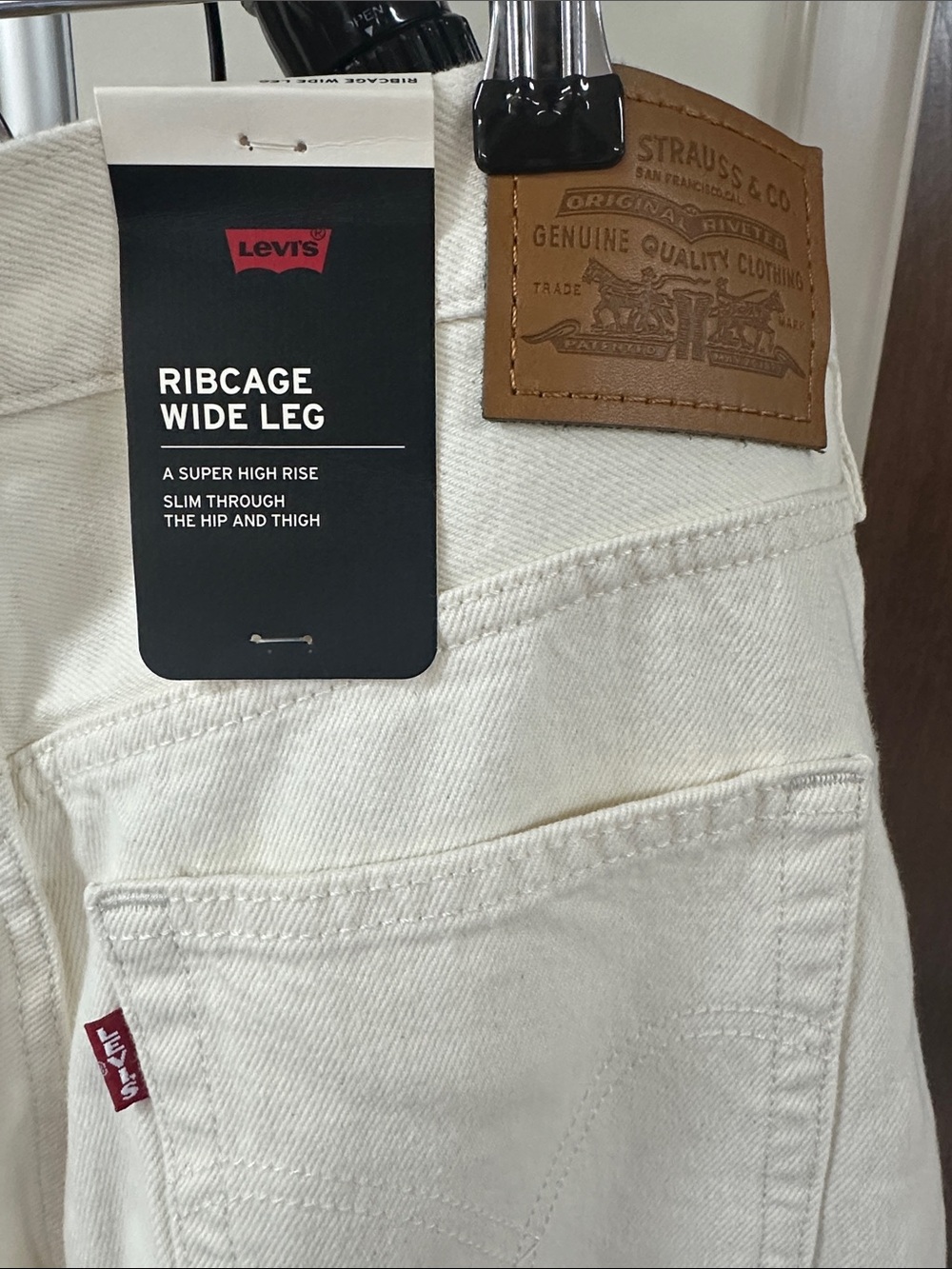 Levi's Cream Wide-Leg Jeans - Picture 8 of 9